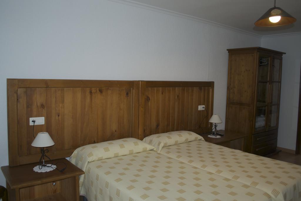 Hostal Monte Rio Hotel Trescares ห้อง รูปภาพ